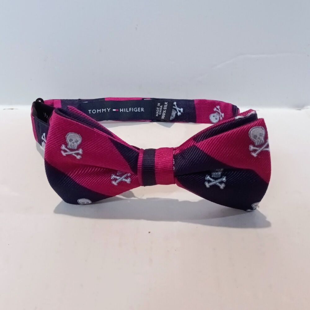Tommy Hilfiger Silk Bow Tie-Sizes 13 3/4-18-Skulls-Pink-Navy-Pre Tied-Adjustable